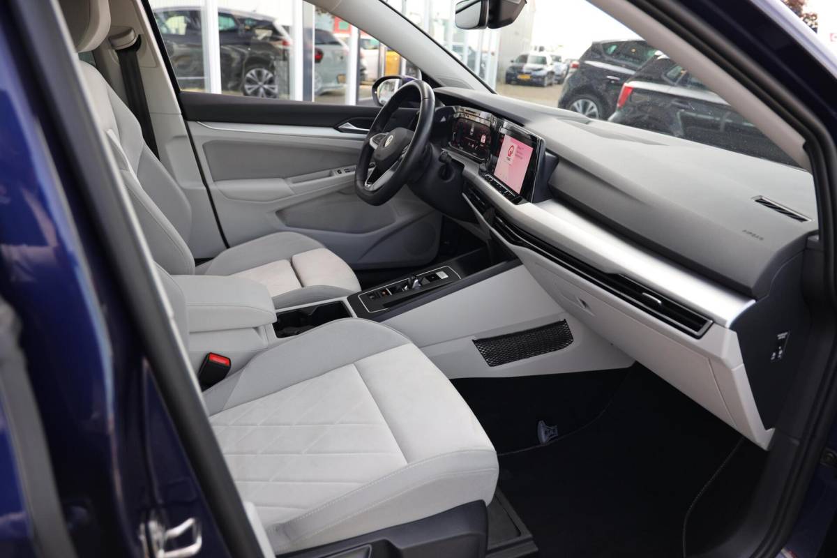 Volkswagen Golf Volkswagen Golf Variant 1.0 eTSI Life Business|Automaat|LED|Stoel/Stuurverwarming|Apple carplay/Android auto|