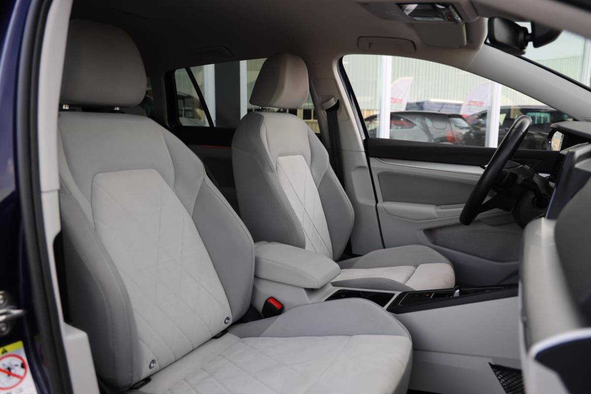 Volkswagen Golf Volkswagen Golf Variant 1.0 eTSI Life Business|Automaat|LED|Stoel/Stuurverwarming|Apple carplay/Android auto|
