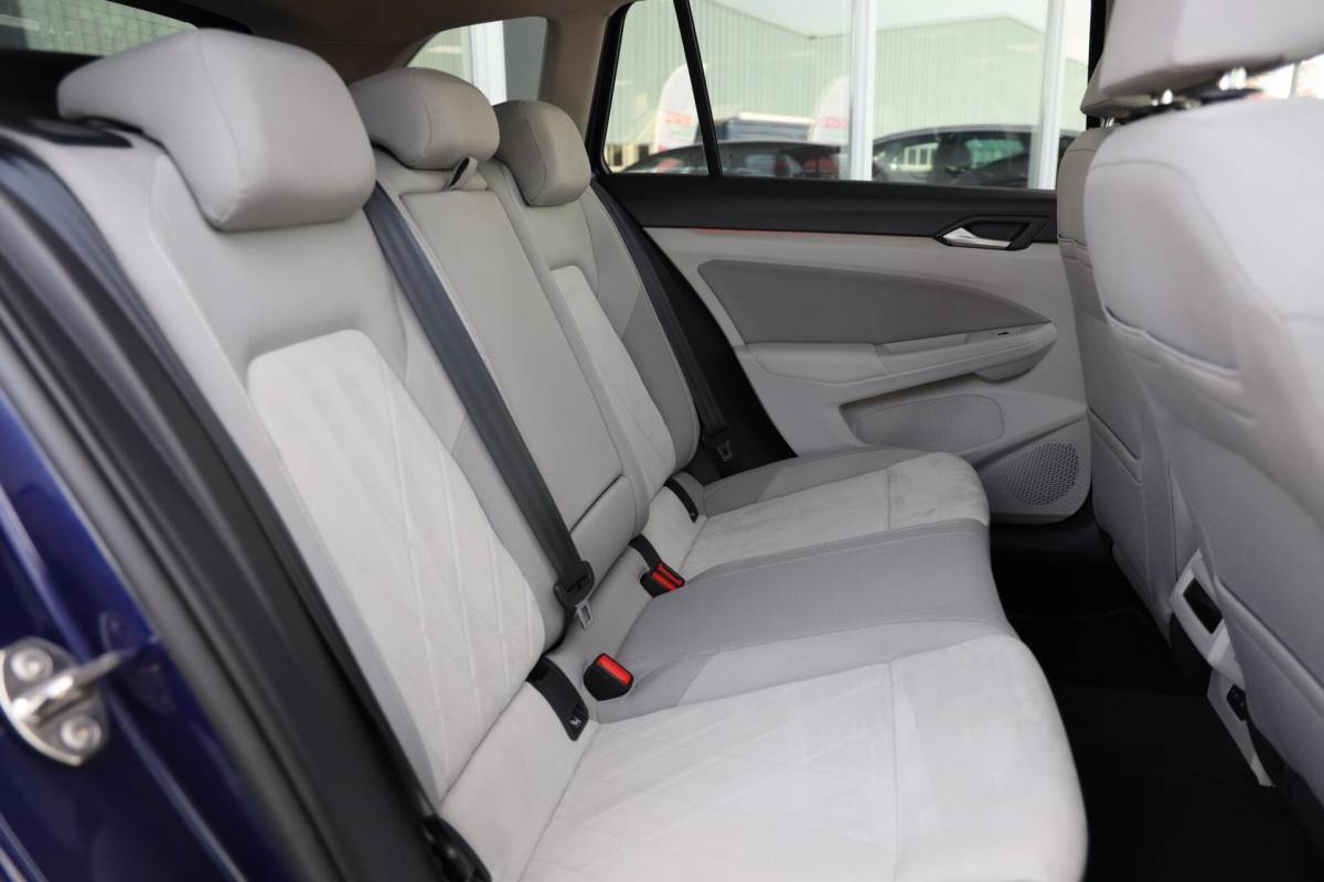 Volkswagen Golf Volkswagen Golf Variant 1.0 eTSI Life Business|Automaat|LED|Stoel/Stuurverwarming|Apple carplay/Android auto|