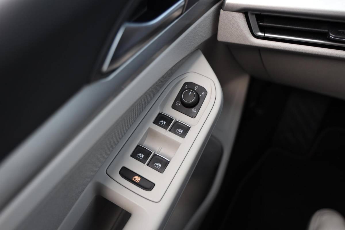 Volkswagen Golf Volkswagen Golf Variant 1.0 eTSI Life Business|Automaat|LED|Stoel/Stuurverwarming|Apple carplay/Android auto|