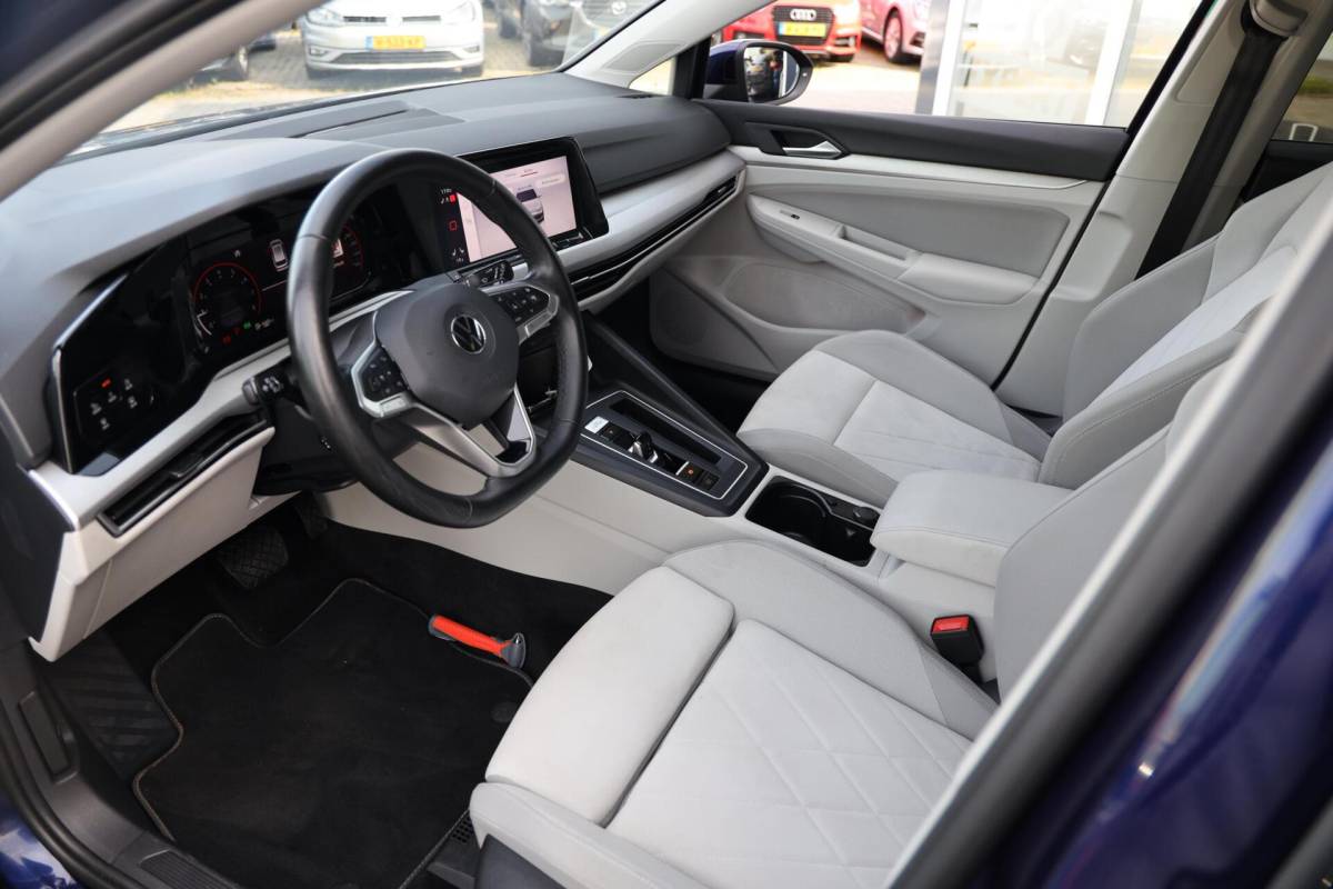 Volkswagen Golf Volkswagen Golf Variant 1.0 eTSI Life Business|Automaat|LED|Stoel/Stuurverwarming|Apple carplay/Android auto|