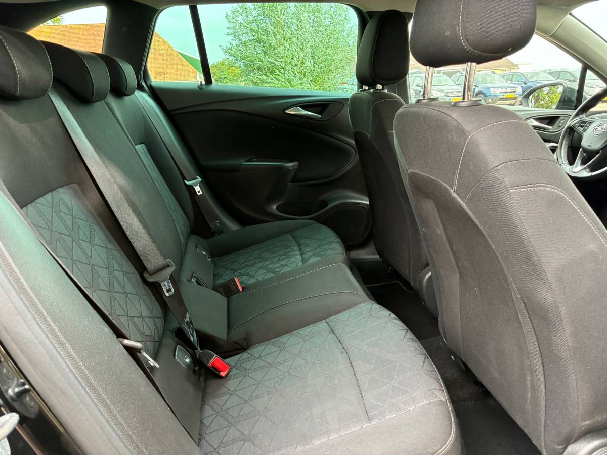 Opel Astra Opel Astra Sports Tourer 1.0 Turbo 120 Jaar Edition | Navi + Clima + Cruise nu €6.975,-!!