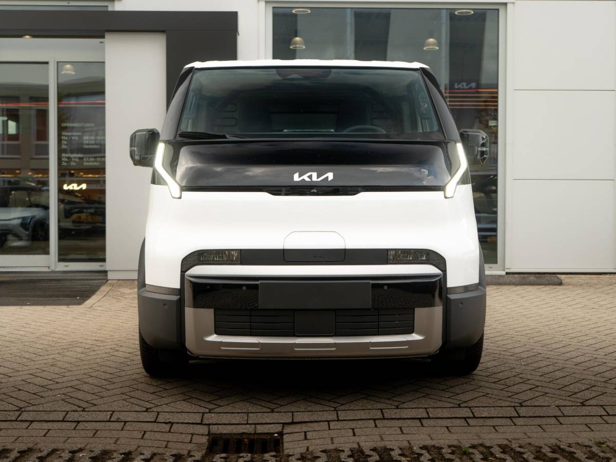 Kia PV5 Kia PV5 L2H1 Elite Executive 71.2 kWh | Actieprijs* | OP VOORRAAD | Stoel ventilatie | All season banden | Navi. | Clima. | Achteruitrijcamera | Adapt. Cruise. | Stoel&Stuur Verwarming | Dodehoekcamera | Parkeersensoren | Bekleding In Stof/Lederlook Combinatie