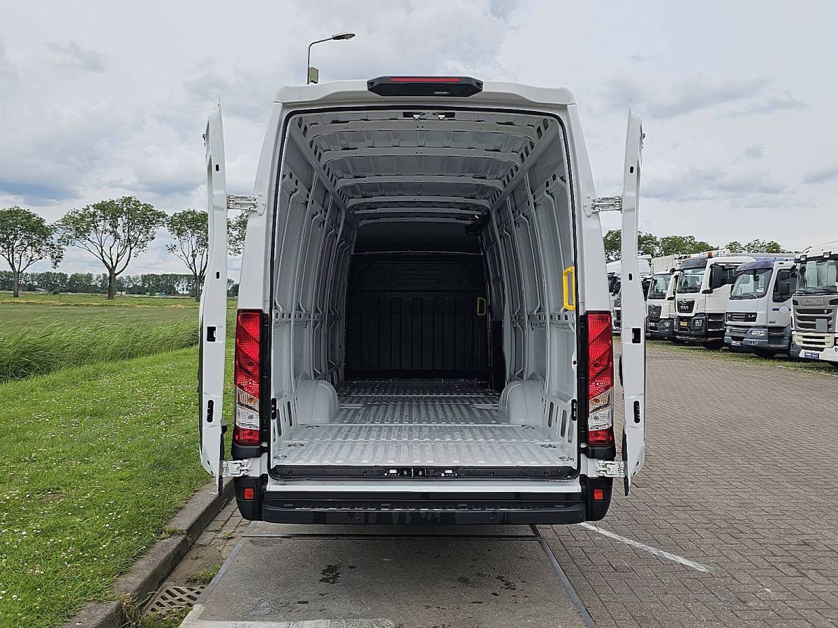 Iveco Daily IVECO DAILY 35S18 l4h2 3.0 aut. 176pk!