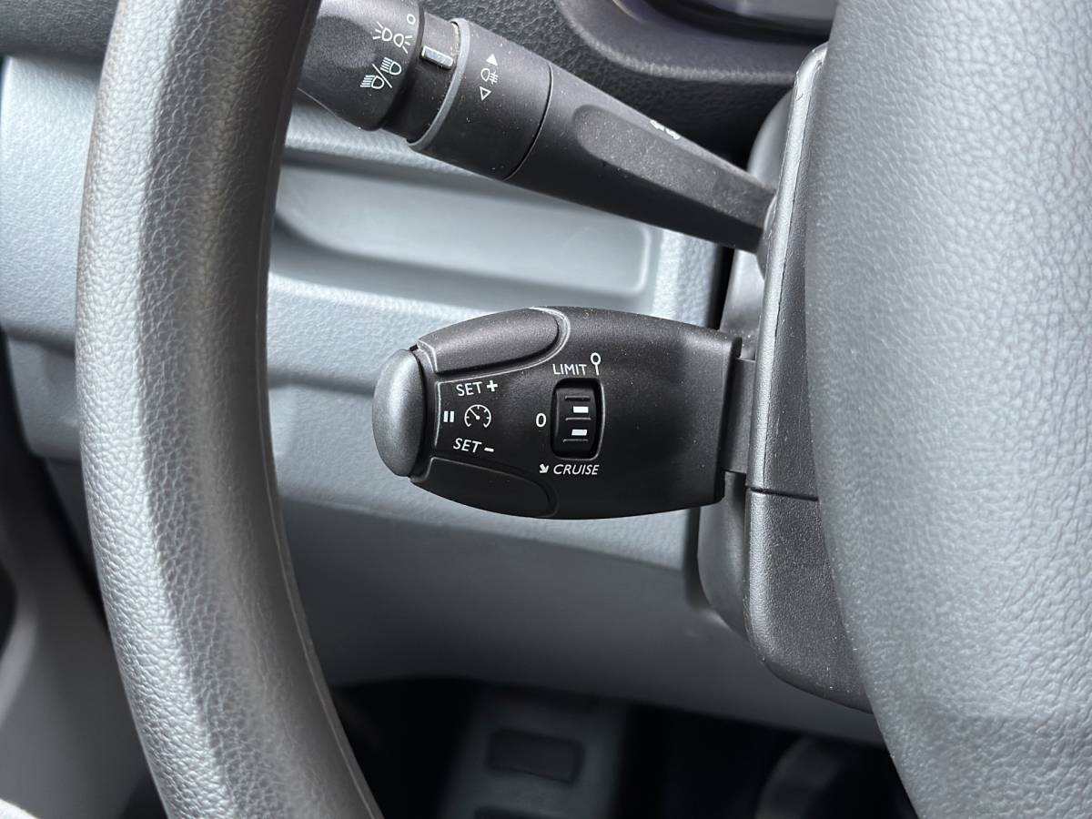 Peugeot Expert Peugeot Expert Traveller 8P 1.5 BlueHDi 120 Business Long S&S | Exportprijs | Cruise Control | Parkeersensoren Achter | Apple Carplay/Android Auto | Airconditioning | Bluetooth | Navigatie |Stop & Go |