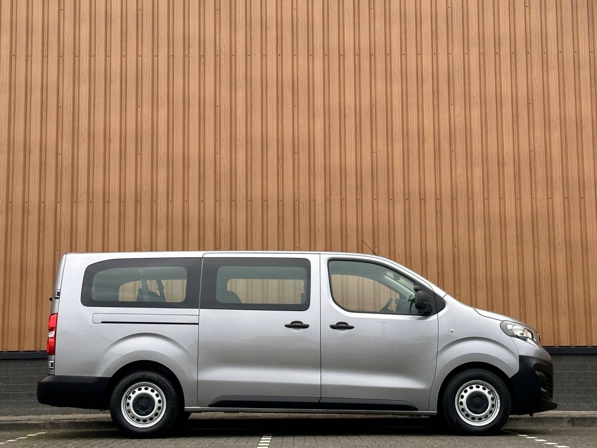 Peugeot Expert Peugeot Expert Traveller 8P 1.5 BlueHDi 120 Business Long S&S | Exportprijs | Cruise Control | Parkeersensoren Achter | Apple Carplay/Android Auto | Airconditioning | Bluetooth | Navigatie |Stop & Go |