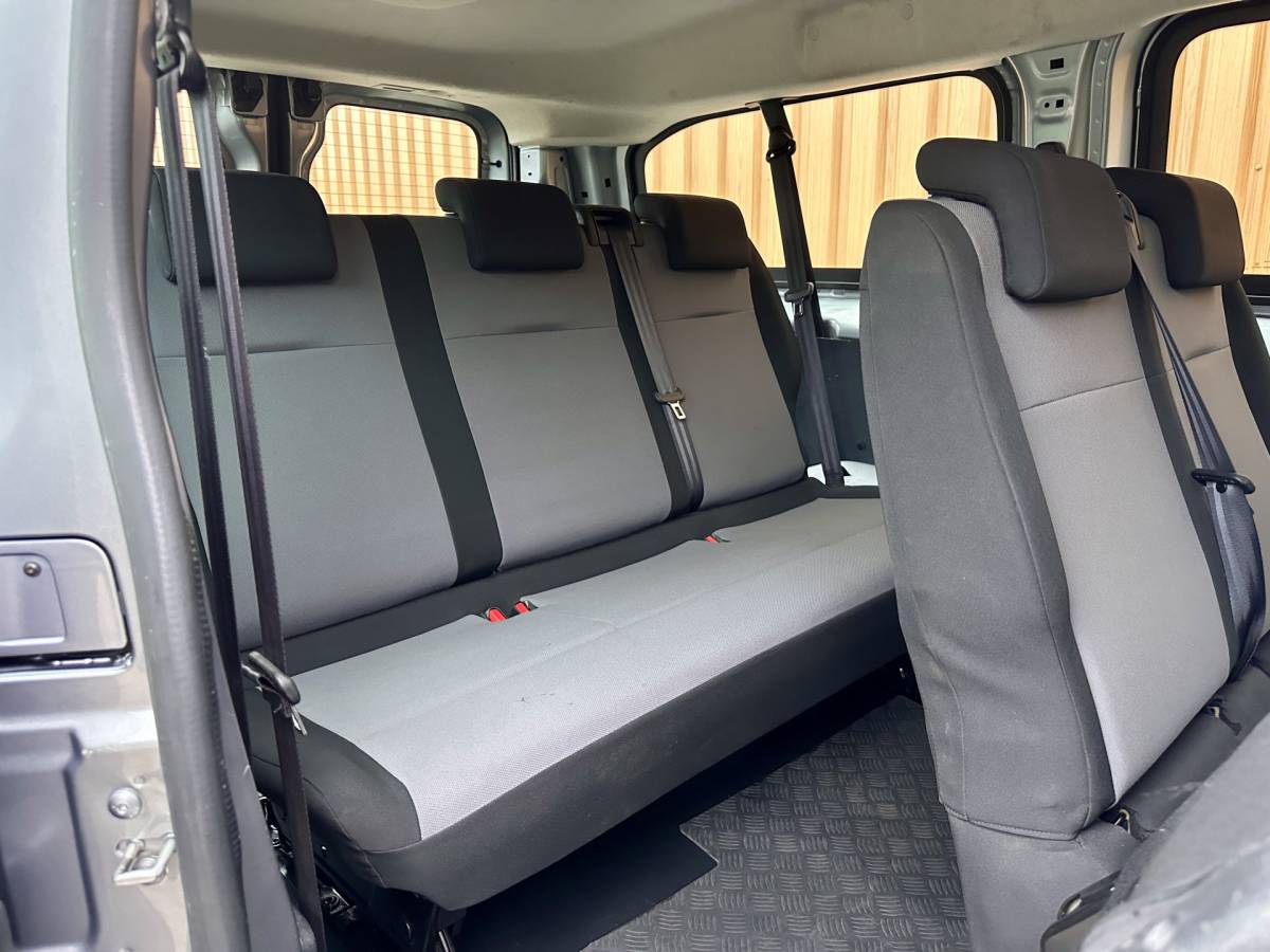Peugeot Expert Peugeot Expert Traveller 8P 1.5 BlueHDi 120 Business Long S&S | Exportprijs | Cruise Control | Parkeersensoren Achter | Apple Carplay/Android Auto | Airconditioning | Bluetooth | Navigatie |Stop & Go |