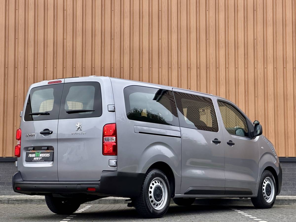 Peugeot Expert Peugeot Expert Traveller 8P 1.5 BlueHDi 120 Business Long S&S | Exportprijs | Cruise Control | Parkeersensoren Achter | Apple Carplay/Android Auto | Airconditioning | Bluetooth | Navigatie |Stop & Go |