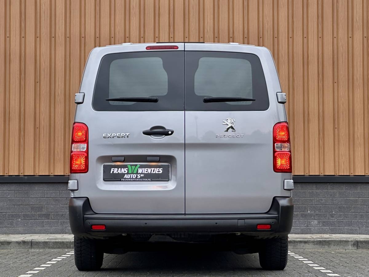 Peugeot Expert Peugeot Expert Traveller 8P 1.5 BlueHDi 120 Business Long S&S | Exportprijs | Cruise Control | Parkeersensoren Achter | Apple Carplay/Android Auto | Airconditioning | Bluetooth | Navigatie |Stop & Go |