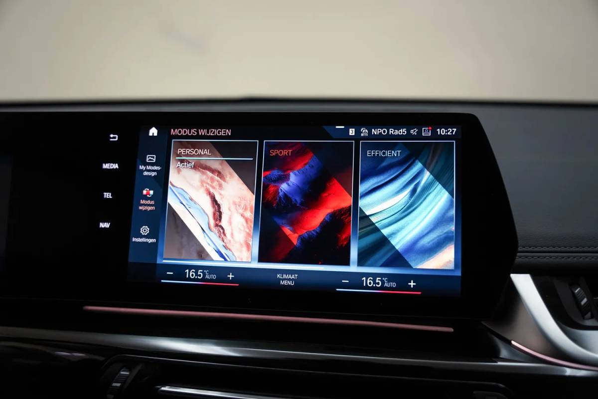 BMW iX1 BMW iX1 xDrive30 Executive [ LED Leder Navi Camera ]
