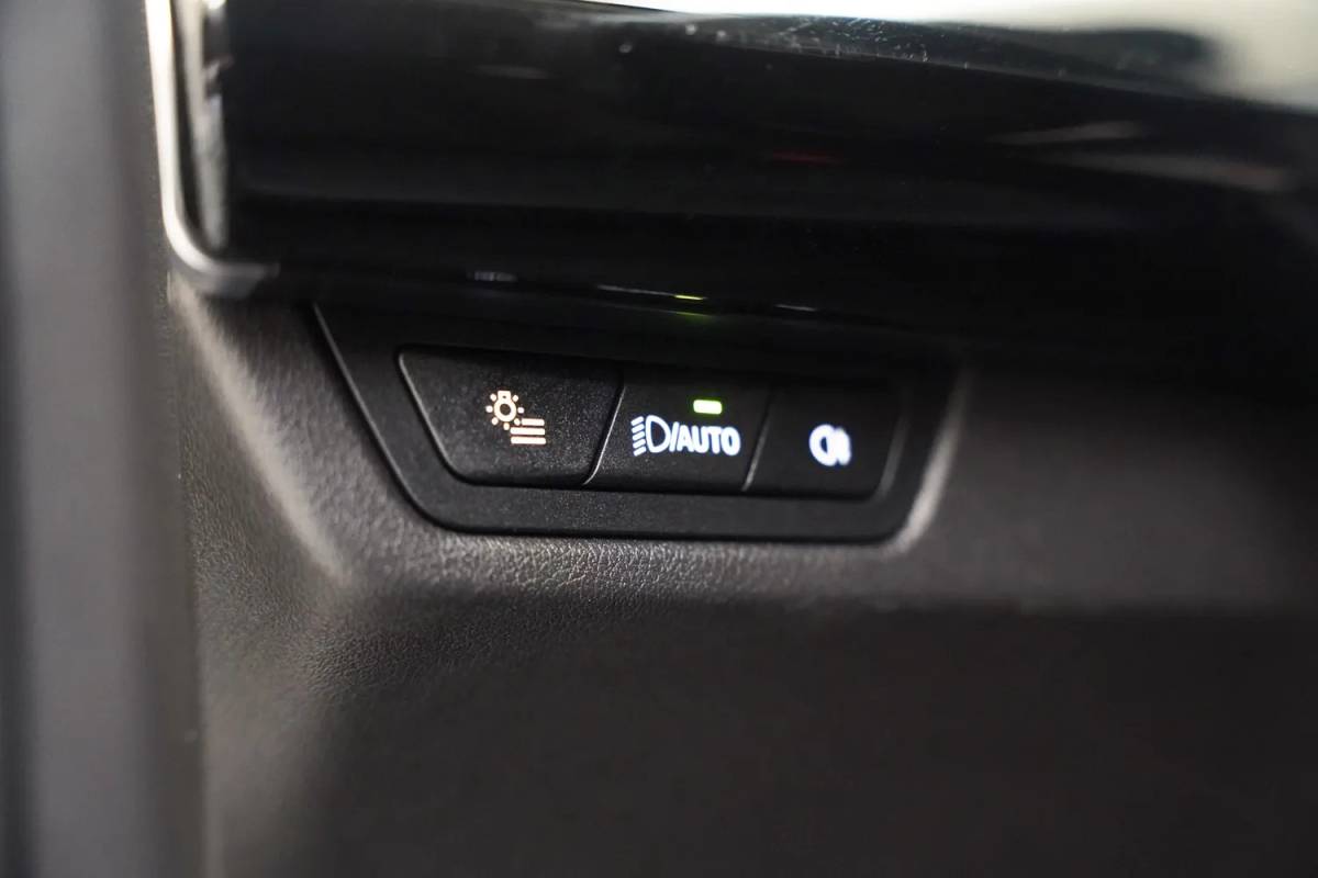 BMW iX1 BMW iX1 xDrive30 Executive [ LED Leder Navi Camera ]