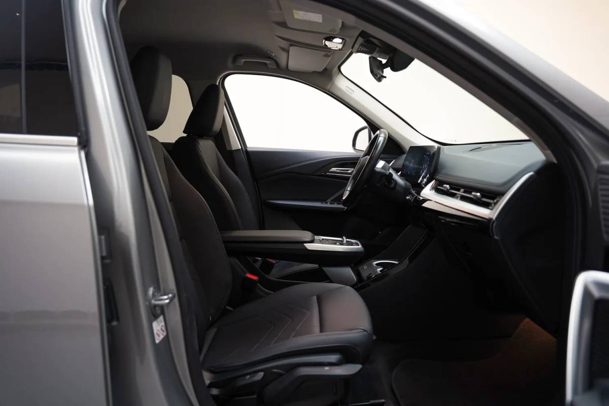 BMW iX1 BMW iX1 xDrive30 Executive [ LED Leder Navi Camera ]