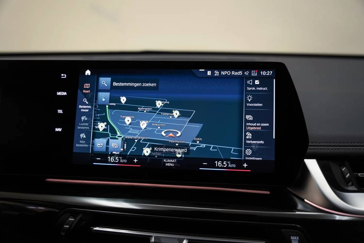 BMW iX1 BMW iX1 xDrive30 Executive [ LED Leder Navi Camera ]