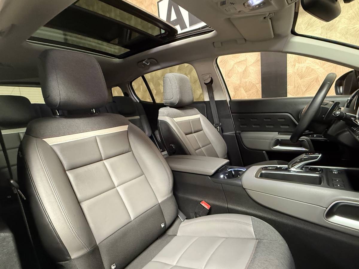 Citroën C5 Aircross Citroen C5 Aircross 1.2 PureTech Shine | Pano | Stoelverwarming | Carplay | Camera | Led | Trekhaak