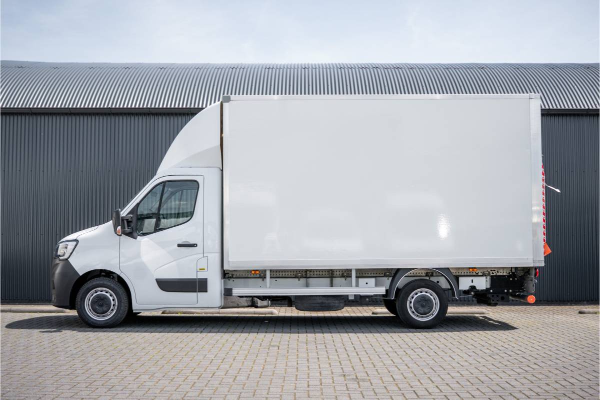 Renault Master Renault Master 2.3dCi | Bakwagen met Laadklep | LED | Carplay | Camera | Cruise