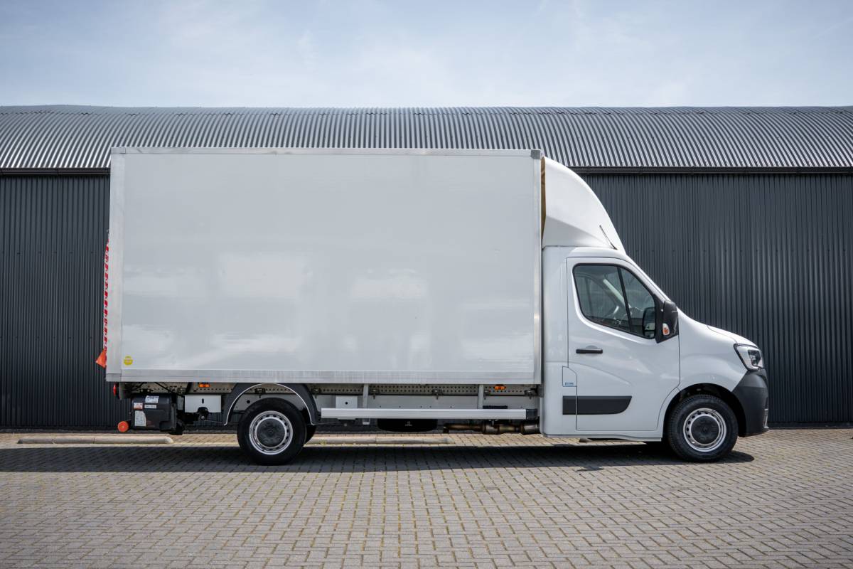 Renault Master Renault Master 2.3dCi | Bakwagen met Laadklep | LED | Carplay | Camera | Cruise
