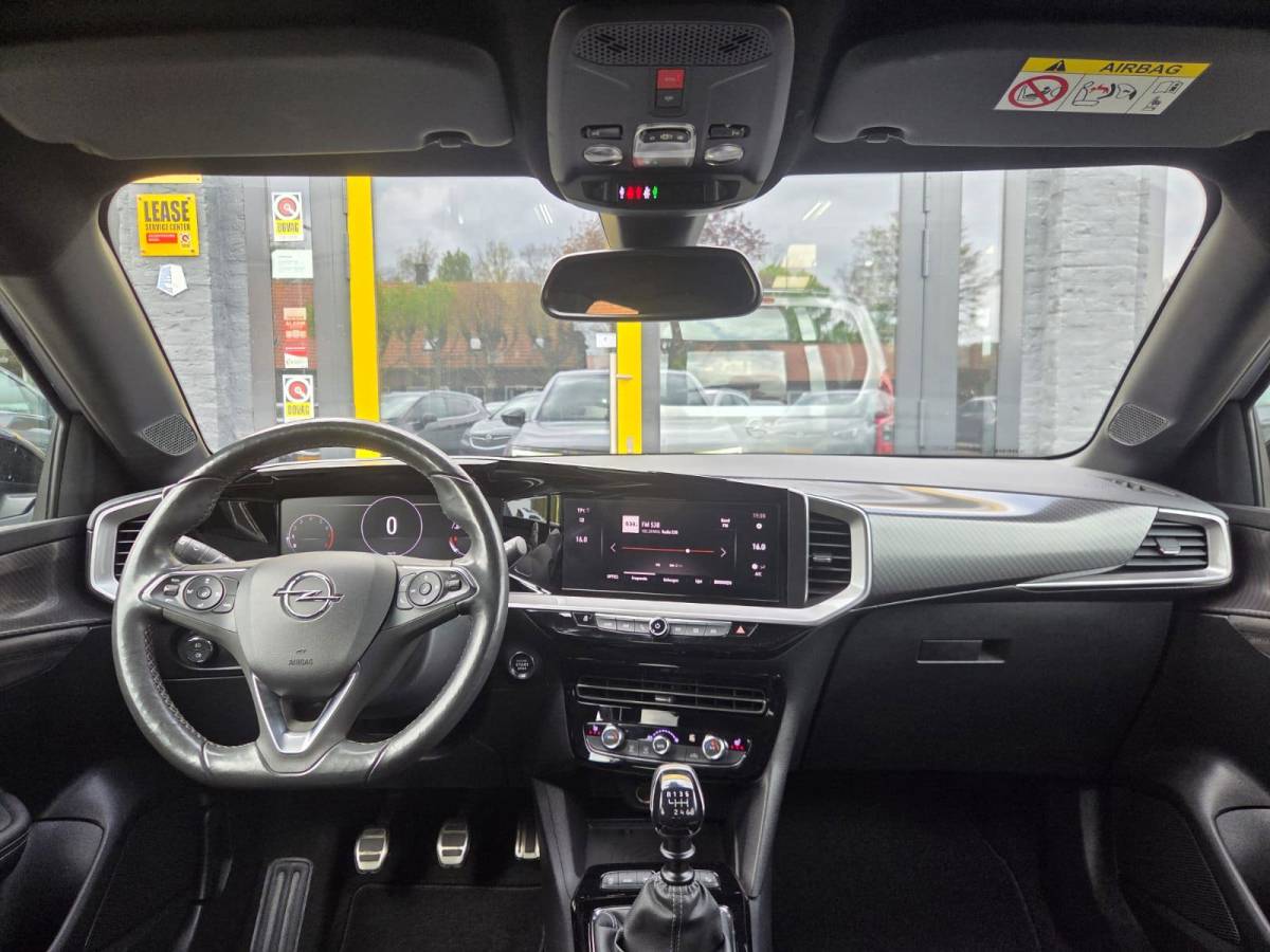 Opel Mokka Opel MOKKA 1.2 Ultimate | Alcantara Bekl | Camera | Park Sens. V + A | Stuur- en Stoelverwarming | Android Auto en Apple Carplay |