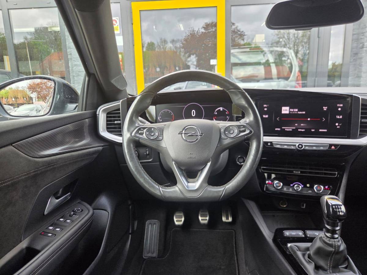 Opel Mokka Opel MOKKA 1.2 Ultimate | Alcantara Bekl | Camera | Park Sens. V + A | Stuur- en Stoelverwarming | Android Auto en Apple Carplay |
