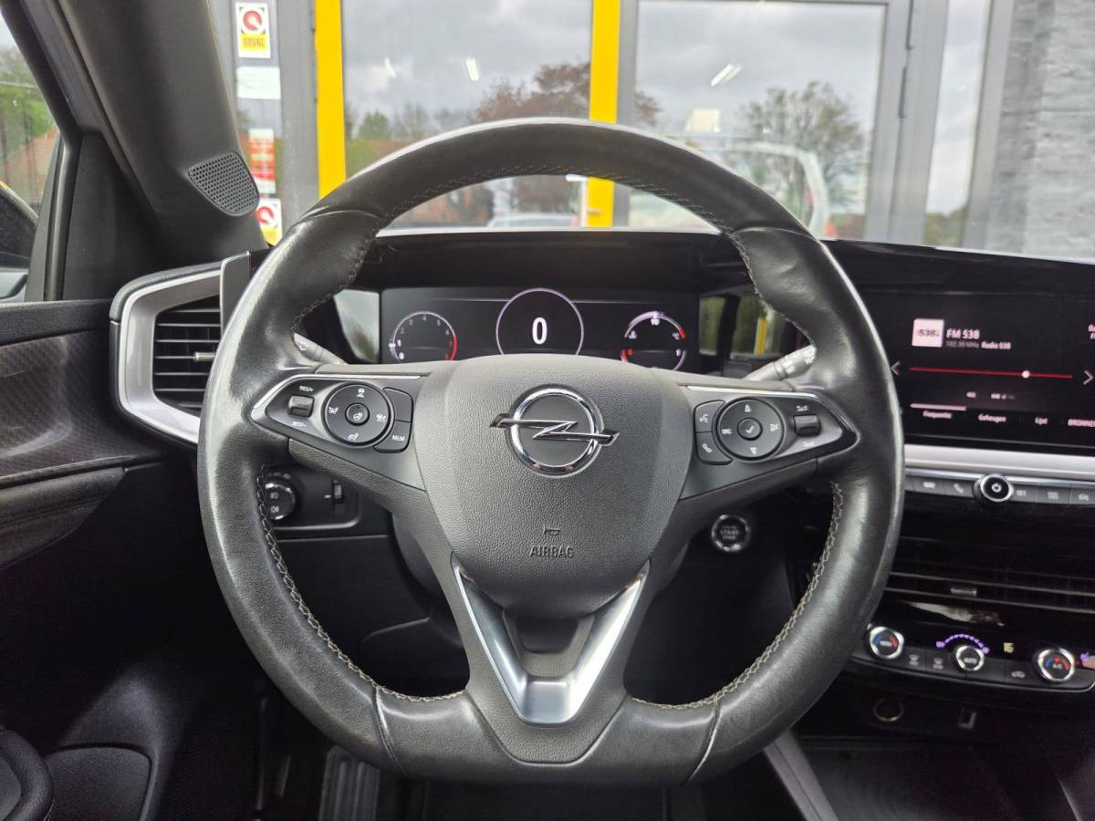 Opel Mokka Opel MOKKA 1.2 Ultimate | Alcantara Bekl | Camera | Park Sens. V + A | Stuur- en Stoelverwarming | Android Auto en Apple Carplay |