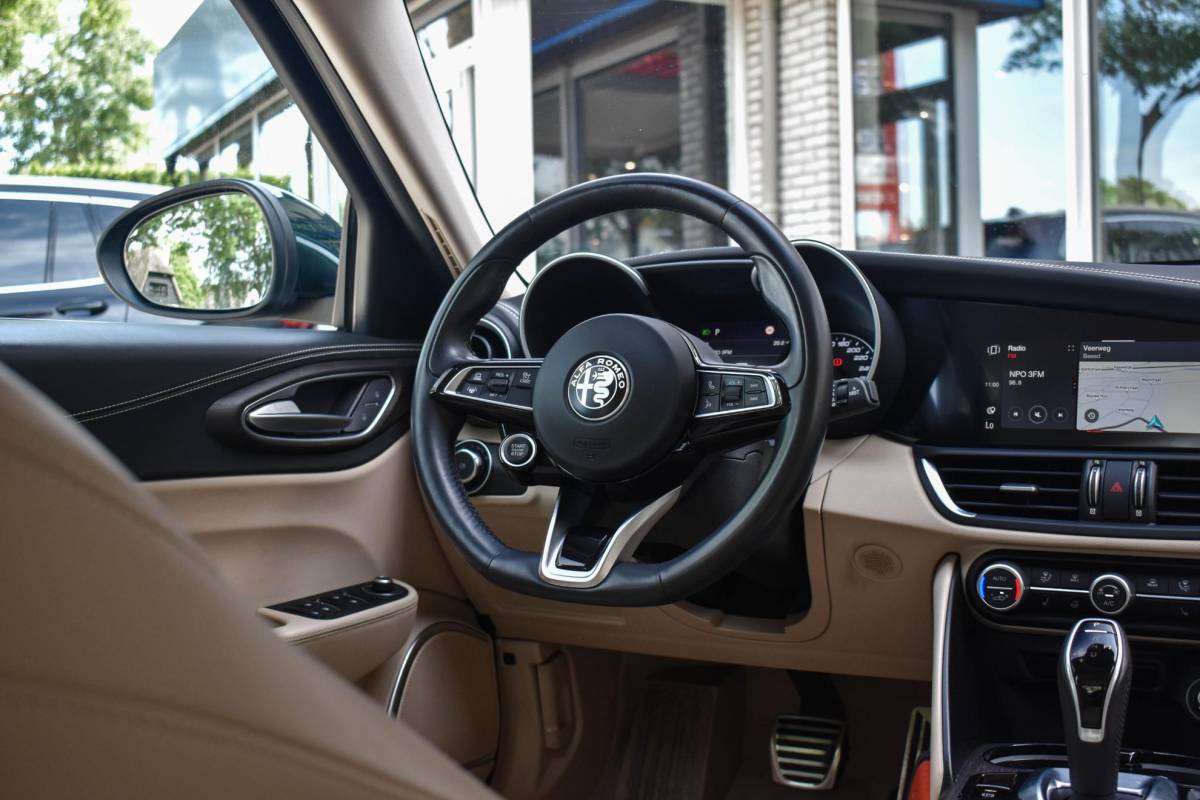 Alfa Romeo Giulia Alfa Romeo Giulia 2.2 TI Verde Visconti Leder Carplay Stoelverw.