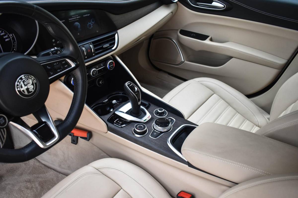 Alfa Romeo Giulia Alfa Romeo Giulia 2.2 TI Verde Visconti Leder Carplay Stoelverw.