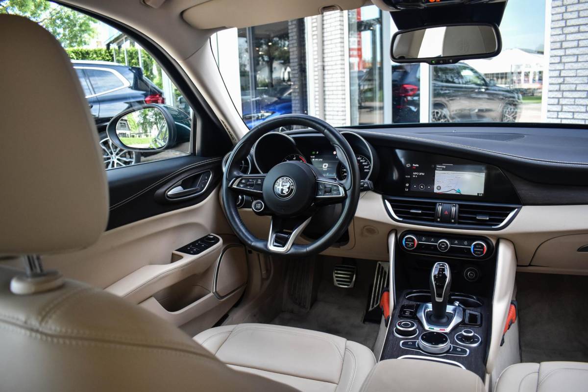 Alfa Romeo Giulia Alfa Romeo Giulia 2.2 TI Verde Visconti Leder Carplay Stoelverw.