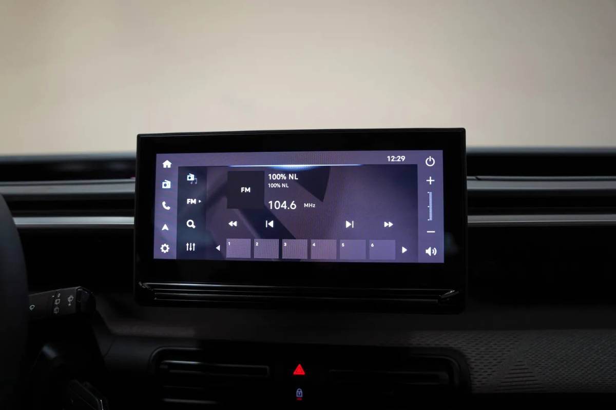 Citroën ë-C3 Citroen e-C3 Max 113pk 44 kWh [ Slechts 900km! ][ Clima Half leder Apple/Android Camera Cruise ]