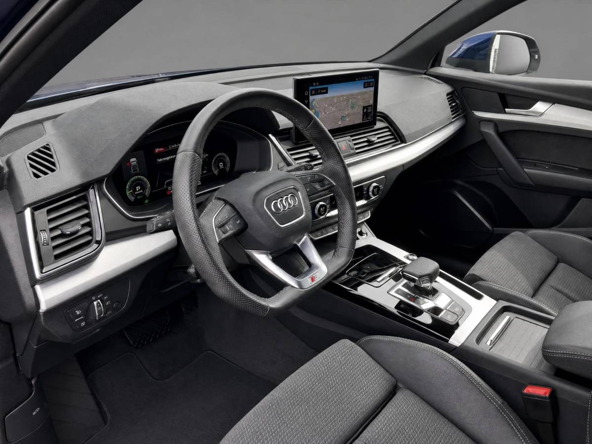 Audi Q5 Audi Q5 50 TFSIe 299PK S-tronic S Line · Panoramadak · Camera ·  Luchtvering · Apple/Android Car Play · Keyless · 20” Inch · Garantie t/m 28-05-2028 of 80000km.