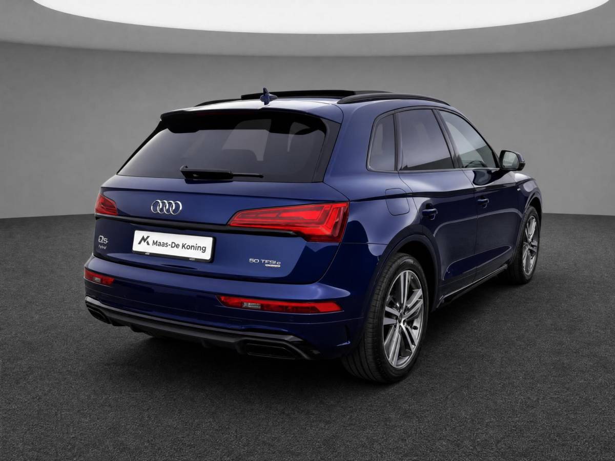 Audi Q5 Audi Q5 50 TFSIe 299PK S-tronic S Line · Panoramadak · Camera ·  Luchtvering · Apple/Android Car Play · Keyless · 20” Inch · Garantie t/m 28-05-2028 of 80000km.