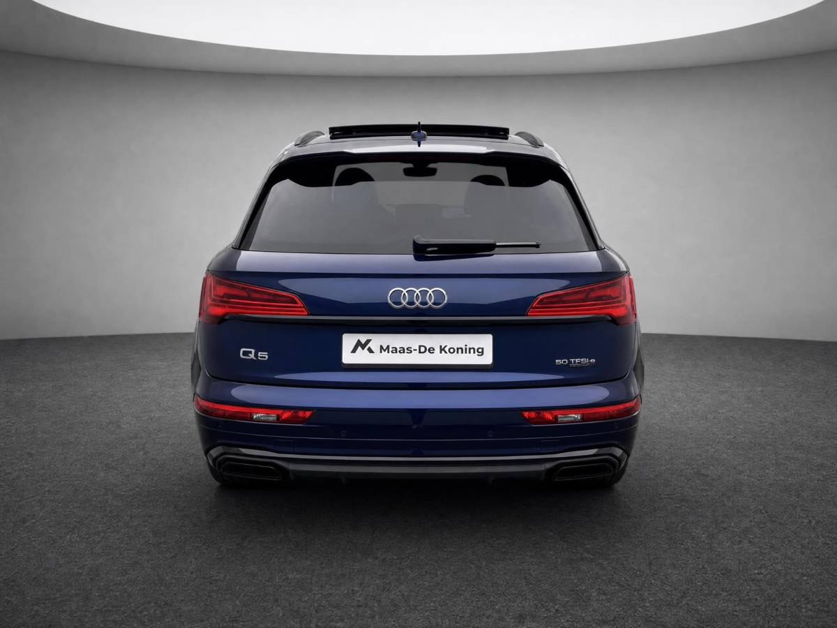 Audi Q5 Audi Q5 50 TFSIe 299PK S-tronic S Line · Panoramadak · Camera ·  Luchtvering · Apple/Android Car Play · Keyless · 20” Inch · Garantie t/m 28-05-2028 of 80000km.