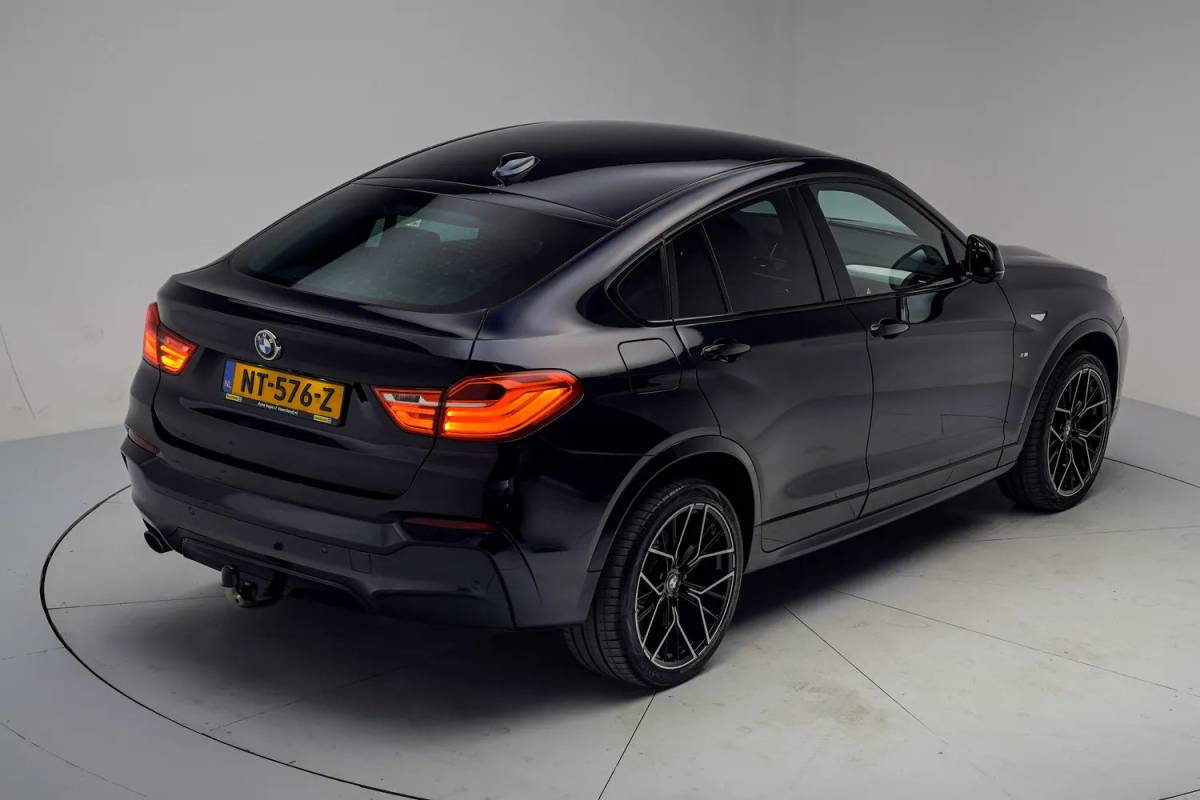 BMW X4 BMW X4 xDrive 20i M Sport High Executive Aut. [ Leder Camera Xenon Stoelverwarming.]