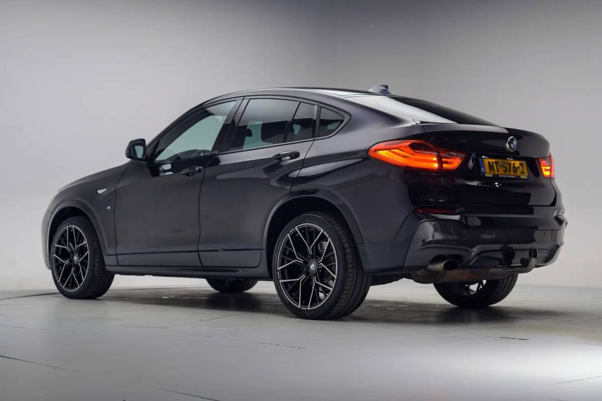BMW X4 BMW X4 xDrive 20i M Sport High Executive Aut. [ Leder Camera Xenon Stoelverwarming.]