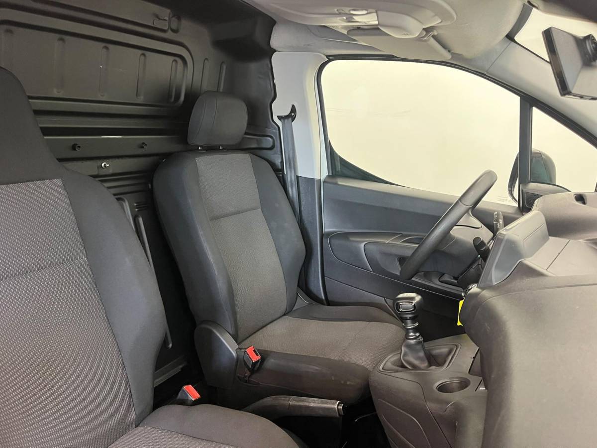 Opel Combo Opel Combo Combo 1.5 Turbo 75kW Heavy L2H1 Camera Parkeersensoren Cruise Control Airco Bluetooth