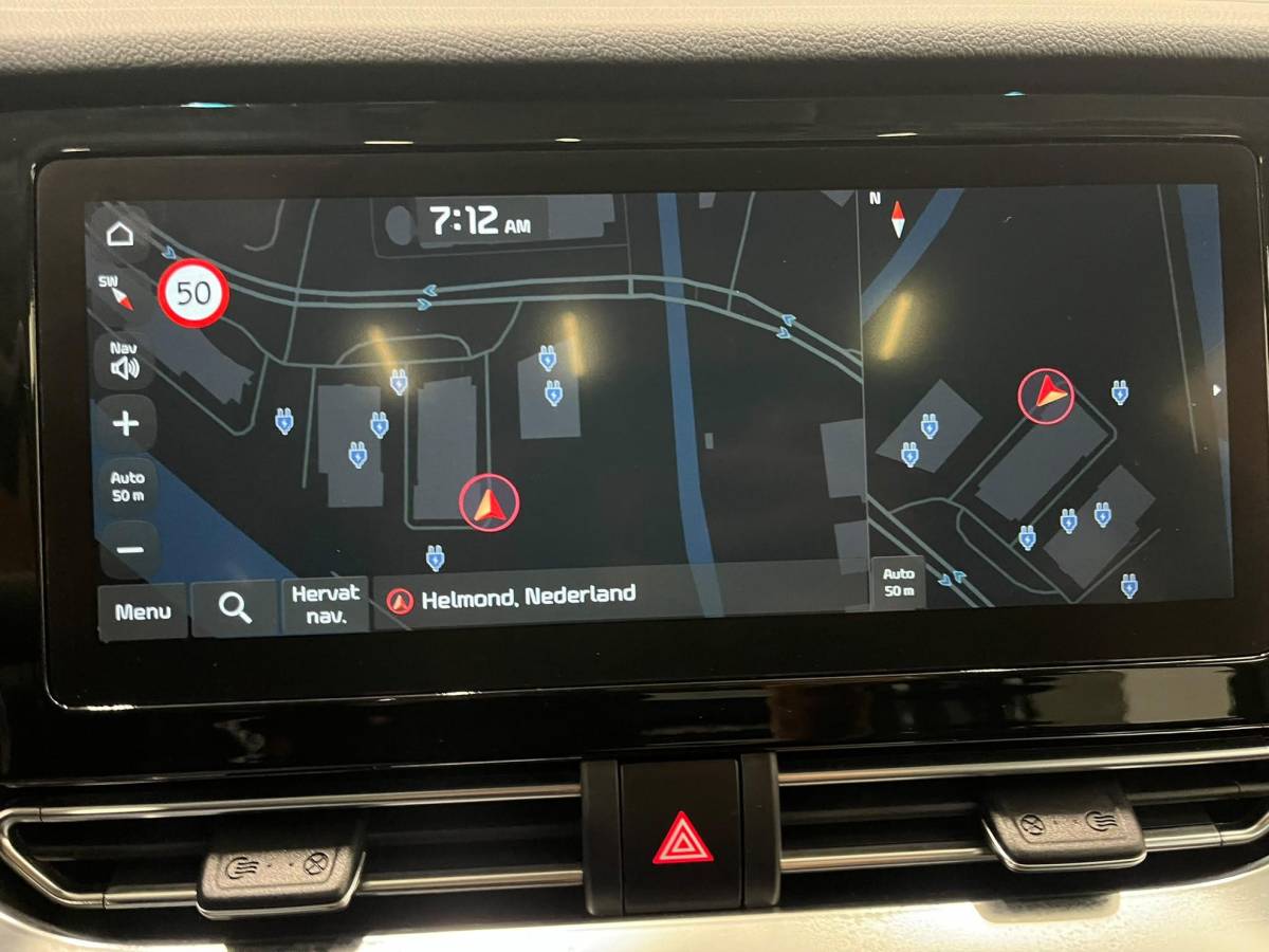 Kia Niro Kia Niro 1.6 GDi PHEV ExecutiveLine Navigatie Apple Carplay Android Auto Camera Parkeersensoren achter Adaptive Cruise Control Stoelverwarming en verkoeling Stuurverwarming Elektrisch verstelbare stoelen Climate Control