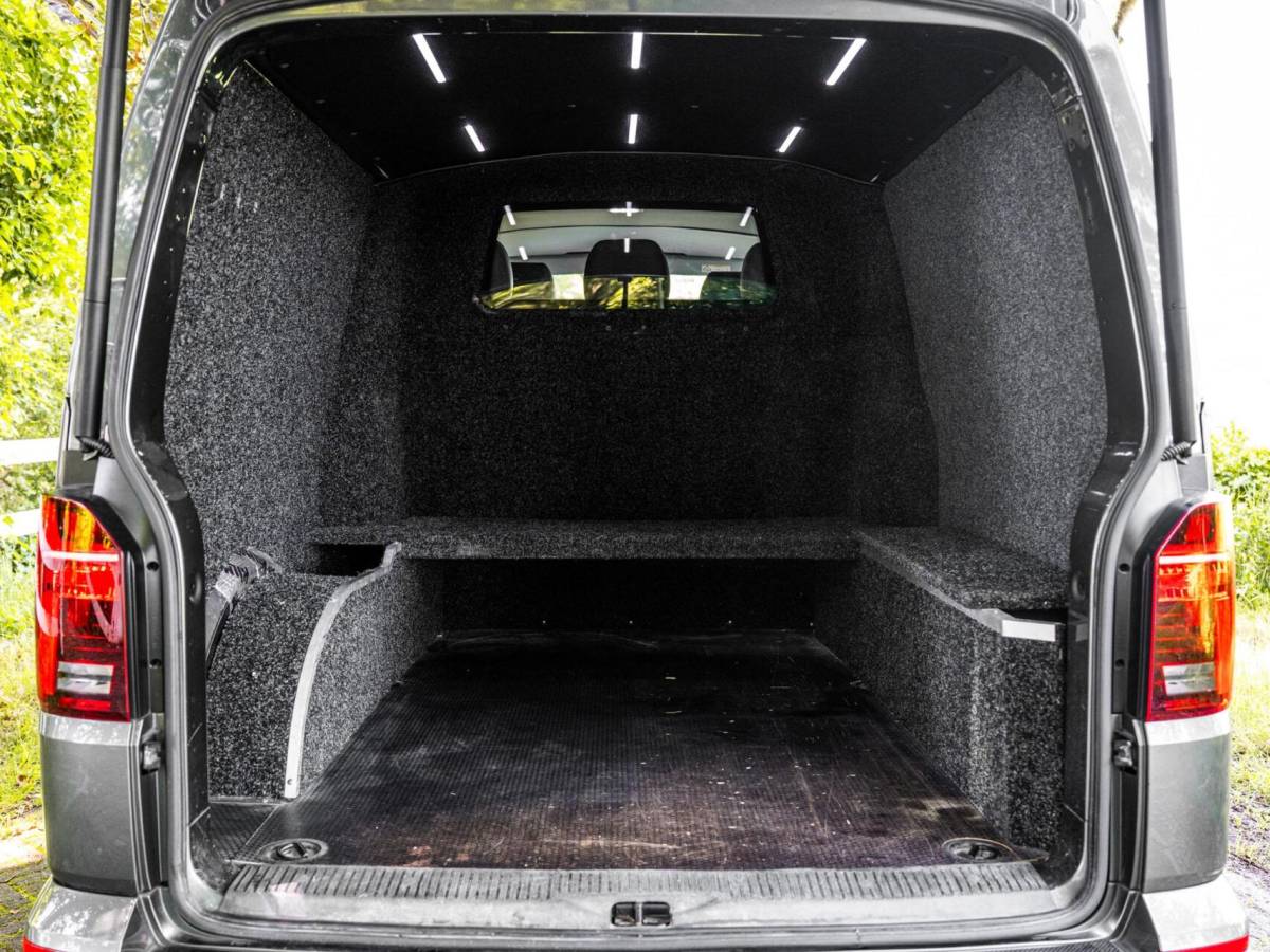Volkswagen Transporter VW Transporter T6.1 BULLI 2.0 TDI 199PK Aut L2H1 30 DC 2x Schuifdeur Virtual Trekhaak Led CarPlay