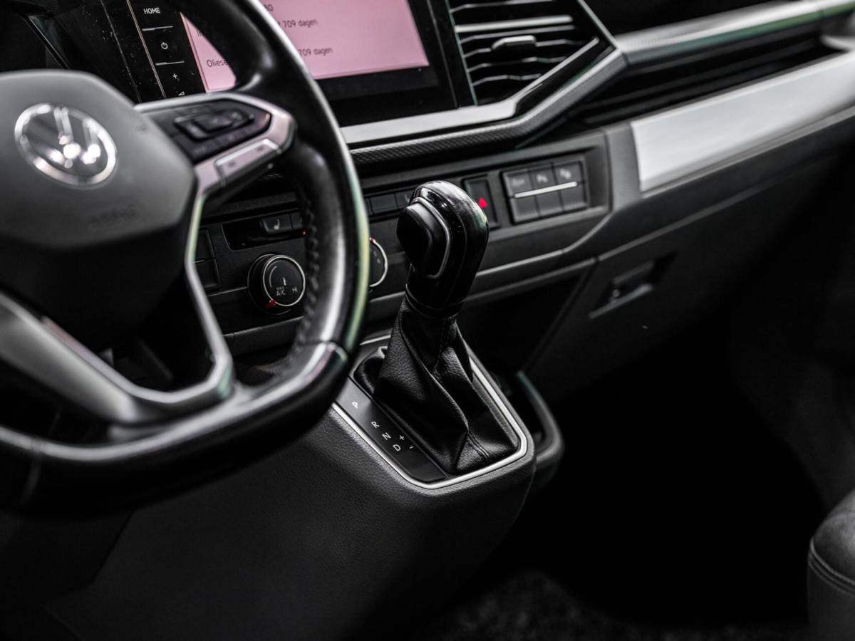 Volkswagen Transporter VW Transporter T6.1 BULLI 2.0 TDI 199PK Aut L2H1 30 DC 2x Schuifdeur Virtual Trekhaak Led CarPlay