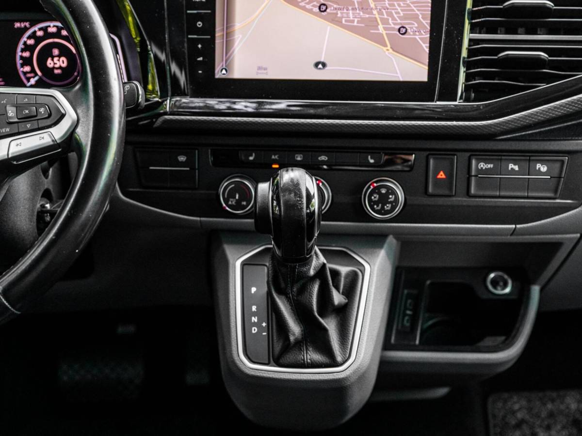 Volkswagen Transporter VW Transporter T6.1 BULLI 2.0 TDI 199PK Aut L2H1 30 DC 2x Schuifdeur Virtual Trekhaak Led CarPlay