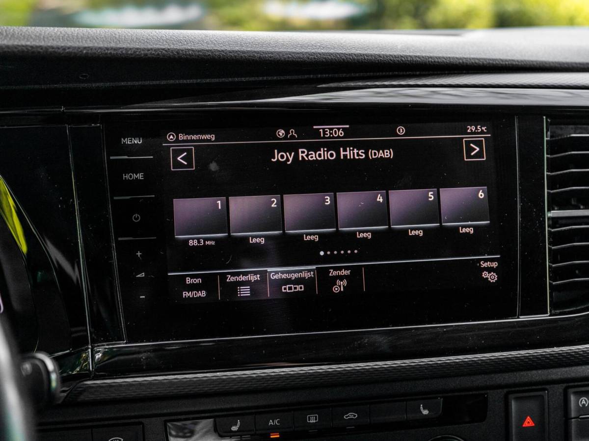 Volkswagen Transporter VW Transporter T6.1 BULLI 2.0 TDI 199PK Aut L2H1 30 DC 2x Schuifdeur Virtual Trekhaak Led CarPlay