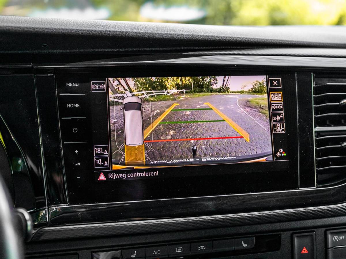 Volkswagen Transporter VW Transporter T6.1 BULLI 2.0 TDI 199PK Aut L2H1 30 DC 2x Schuifdeur Virtual Trekhaak Led CarPlay