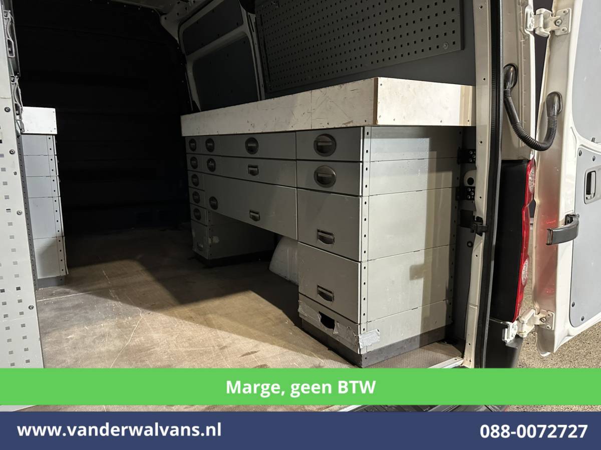 Volkswagen Crafter Volkswagen Crafter 2.0 TDI 164pk **MARGE, geen BTW** L2H2 Inrichting Airco | Trekhaak | Cruisecontrol Chauffeursstoel, Stoelverwarimg