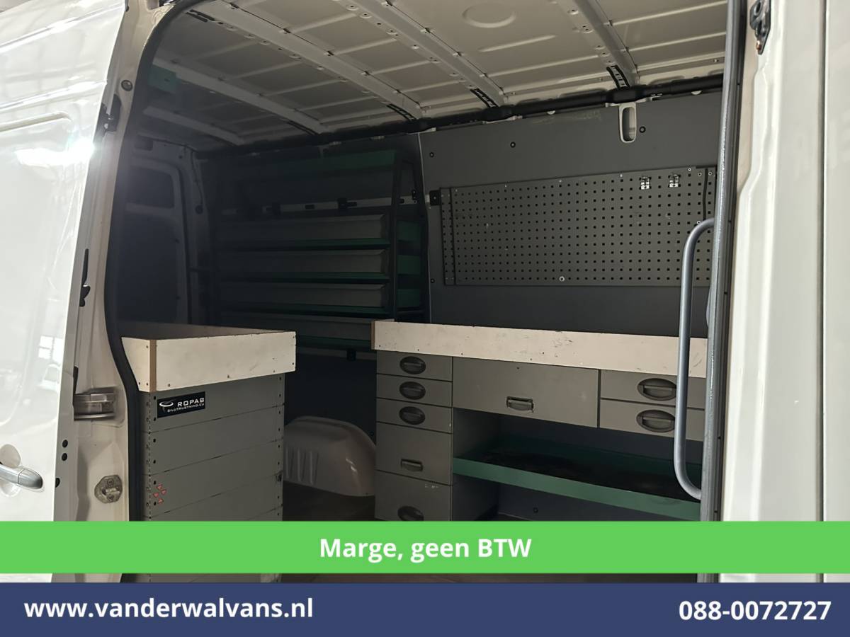 Volkswagen Crafter Volkswagen Crafter 2.0 TDI 164pk **MARGE, geen BTW** L2H2 Inrichting Airco | Trekhaak | Cruisecontrol Chauffeursstoel, Stoelverwarimg