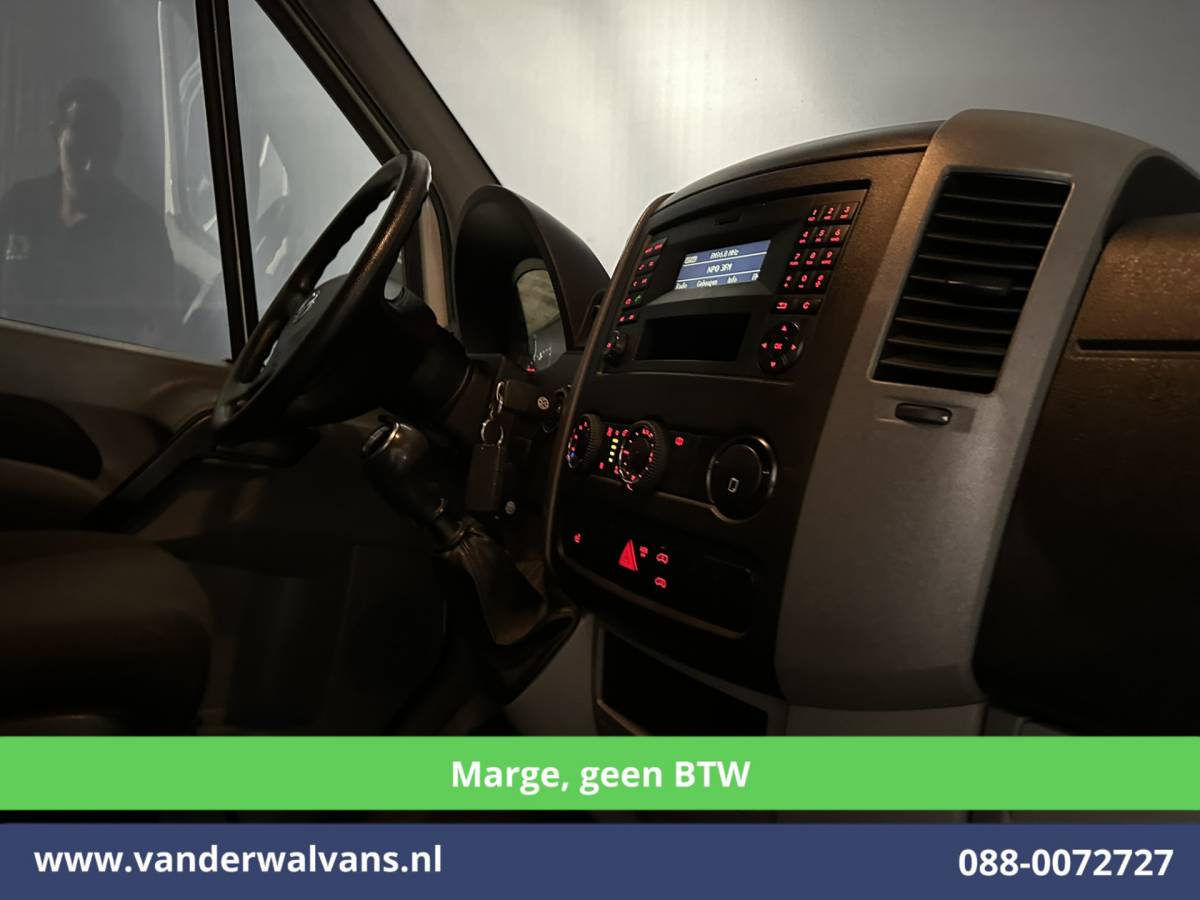 Volkswagen Crafter Volkswagen Crafter 2.0 TDI 164pk **MARGE, geen BTW** L2H2 Inrichting Airco | Trekhaak | Cruisecontrol Chauffeursstoel, Stoelverwarimg