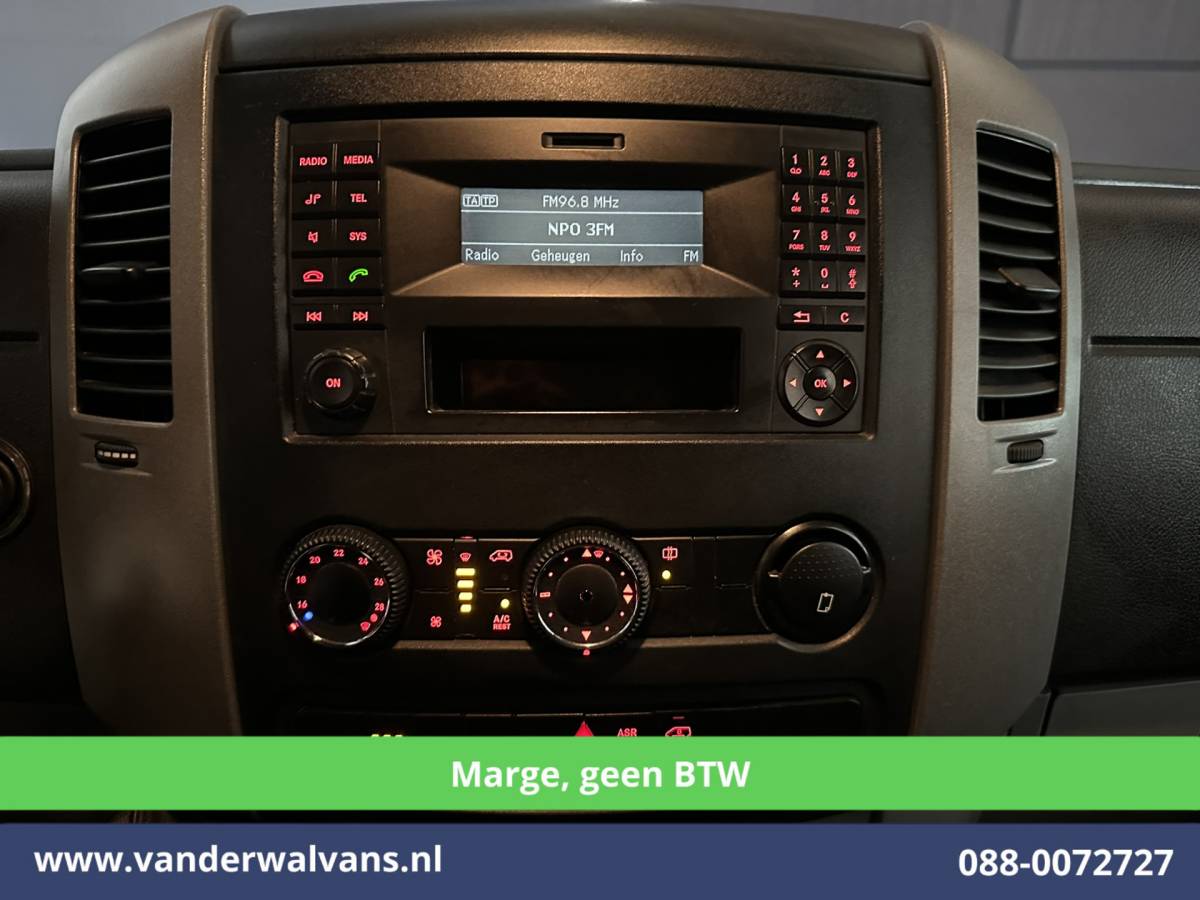 Volkswagen Crafter Volkswagen Crafter 2.0 TDI 164pk **MARGE, geen BTW** L2H2 Inrichting Airco | Trekhaak | Cruisecontrol Chauffeursstoel, Stoelverwarimg