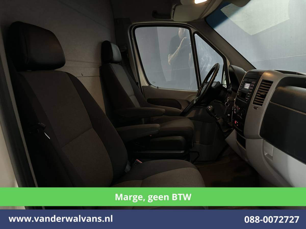 Volkswagen Crafter Volkswagen Crafter 2.0 TDI 164pk **MARGE, geen BTW** L2H2 Inrichting Airco | Trekhaak | Cruisecontrol Chauffeursstoel, Stoelverwarimg
