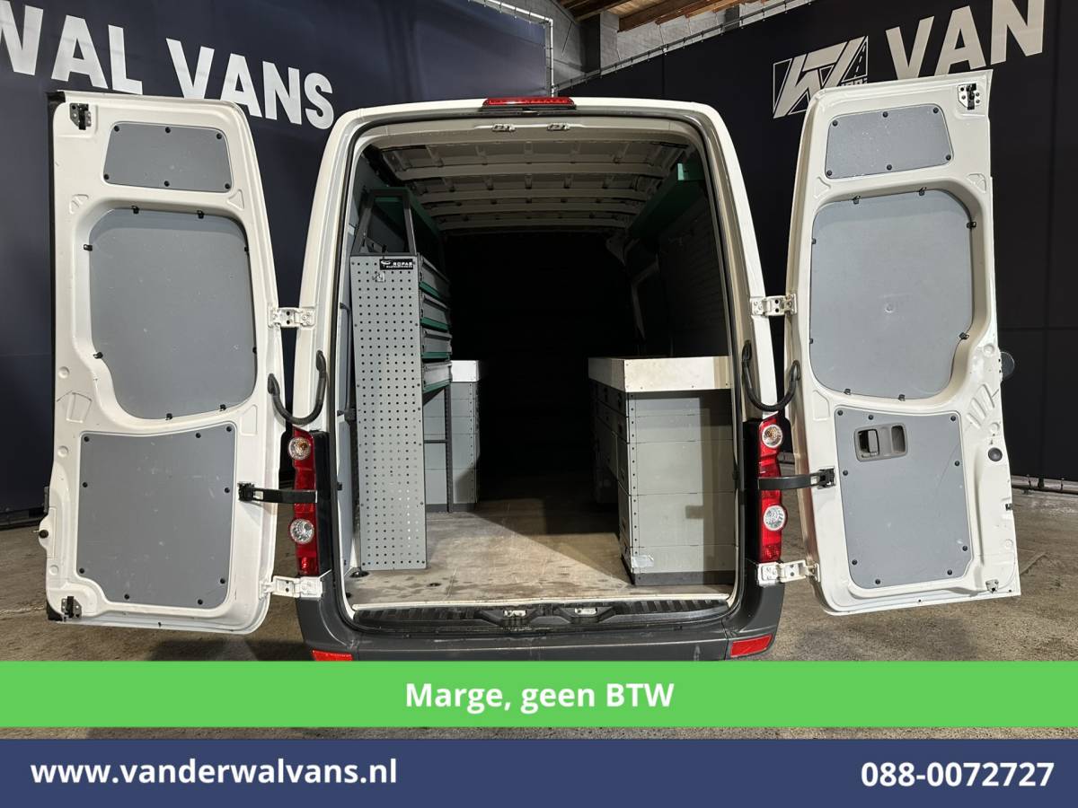 Volkswagen Crafter Volkswagen Crafter 2.0 TDI 164pk **MARGE, geen BTW** L2H2 Inrichting Airco | Trekhaak | Cruisecontrol Chauffeursstoel, Stoelverwarimg