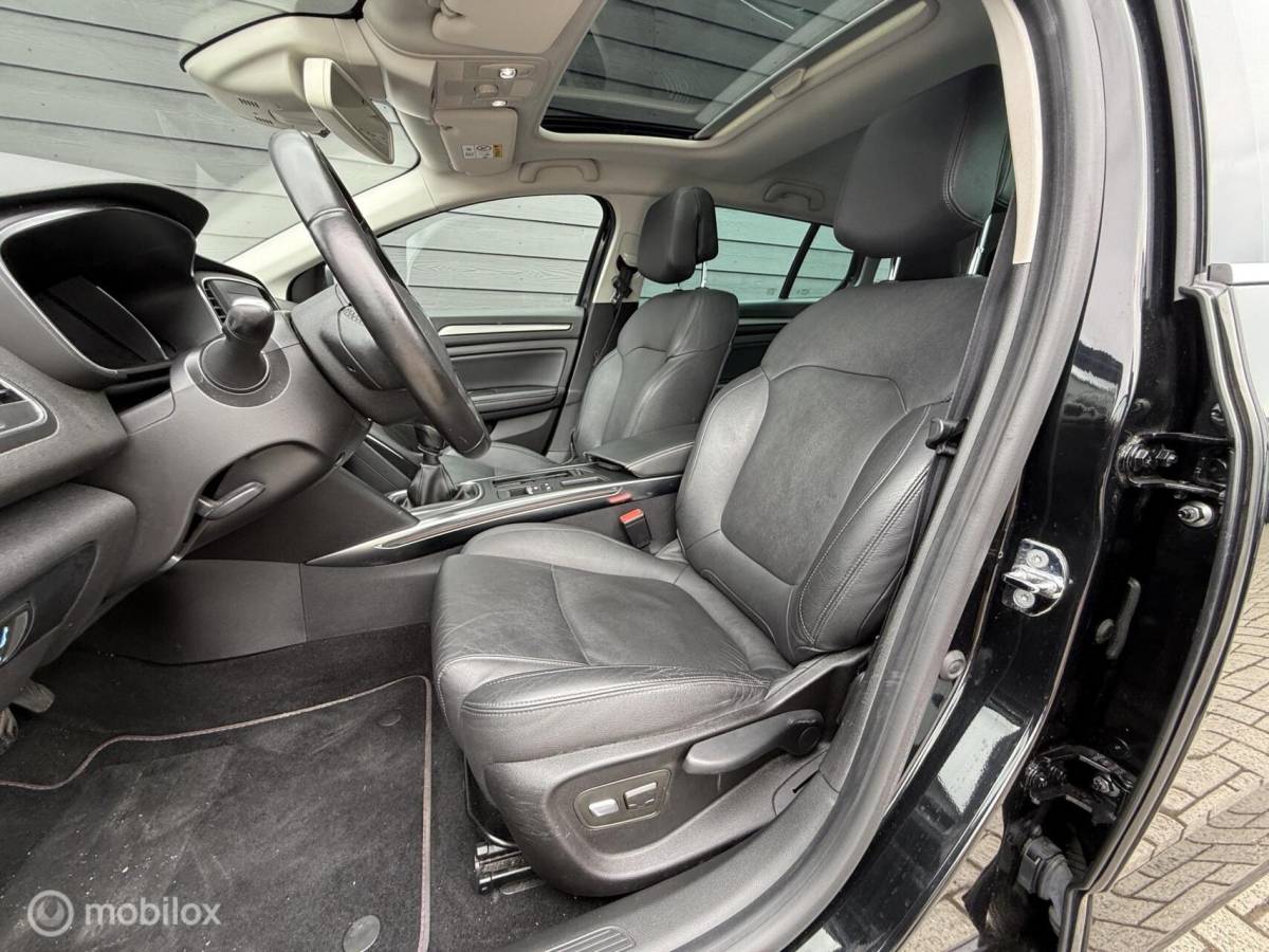 Renault Mégane Estate Renault Megane Estate 1.2 TCe Bose Pano.dak/Camera/LED/Clima