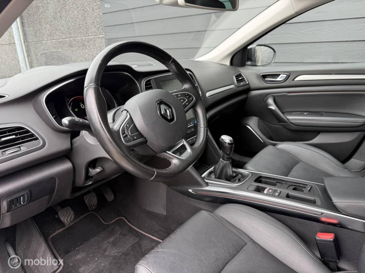 Renault Mégane Estate Renault Megane Estate 1.2 TCe Bose Pano.dak/Camera/LED/Clima