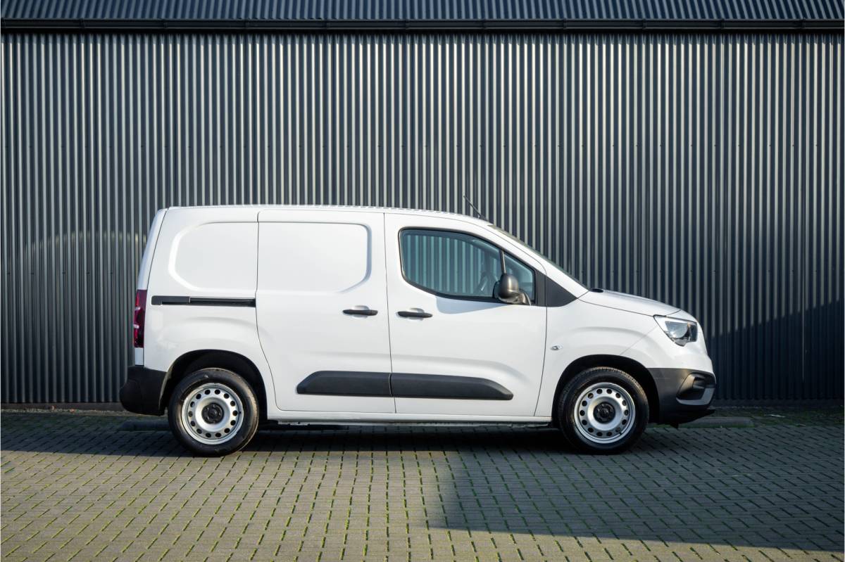 Opel Combo Opel Combo **1.5D L1H1 | Cruise | Airco | Automaat | Stuurverw. | Schuifdeur**