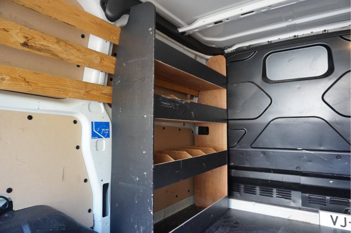 Ford Transit Custom Ford Transit Custom 270 2.2 TDCI L1H1 Trend * NIEUWE MOTOR/ TURBO/ INJECTOREN/ KOPPELING/ DYNAMO  twv € 12.144,- * 3 persoons * NL AUTO