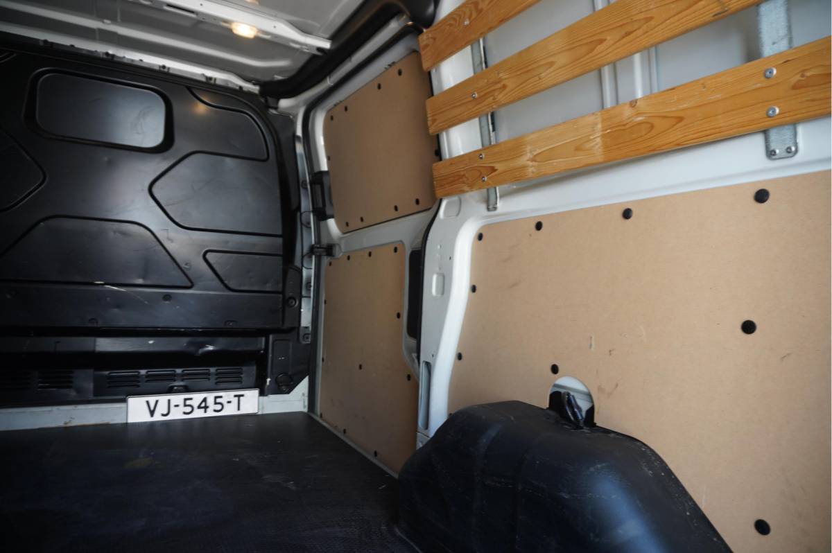 Ford Transit Custom Ford Transit Custom 270 2.2 TDCI L1H1 Trend * NIEUWE MOTOR/ TURBO/ INJECTOREN/ KOPPELING/ DYNAMO  twv € 12.144,- * 3 persoons * NL AUTO